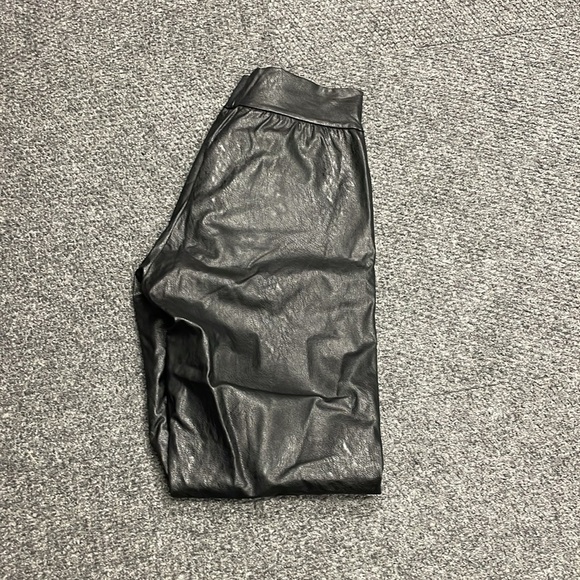 Commando Faux Leather Smocked Jogger Pants Size Small Black - Picture 5 of 5